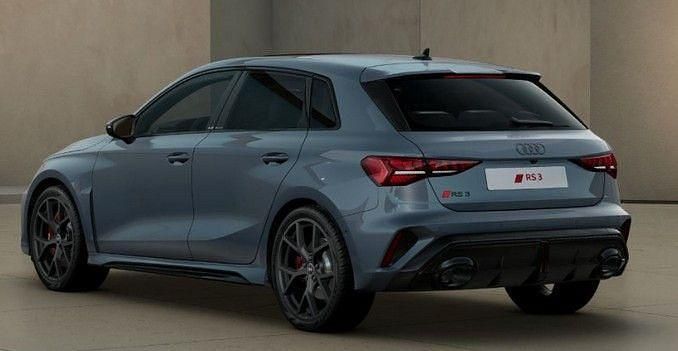 Grau Gebraucht 2025 Audi RS3 Ambiente Limousine | 62.000 € (Superpreis) - Bild 1/2