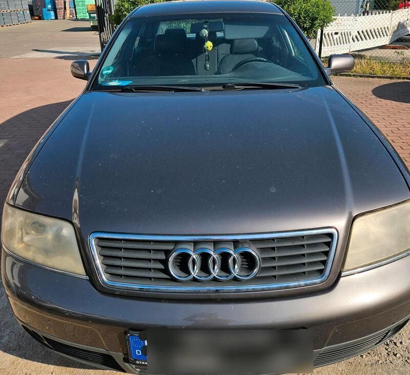 Grau Gebraucht 1998 Audi A6 Limousine | 750 € (Superpreis) - Bild 1/4