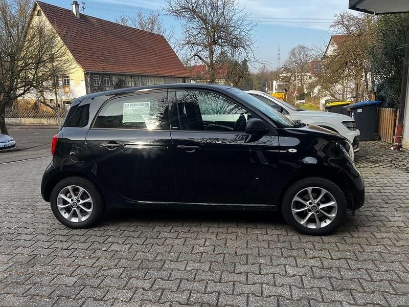 Gebraucht Smart ForFour Passion 71 PS (52 kW) 2019 Schwarz Kleinwagen