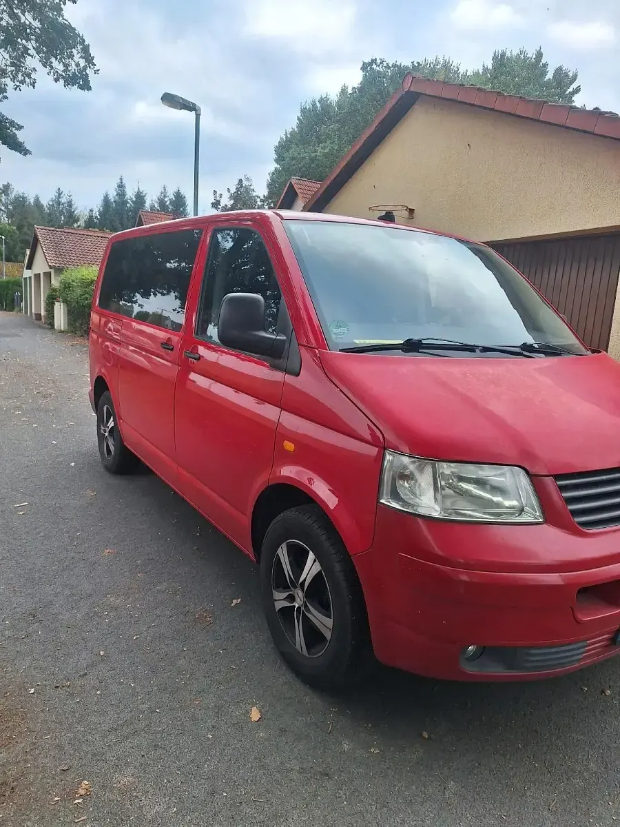 Gebraucht VW Caravelle 130 PS (95 kW) 2007 Rot Van