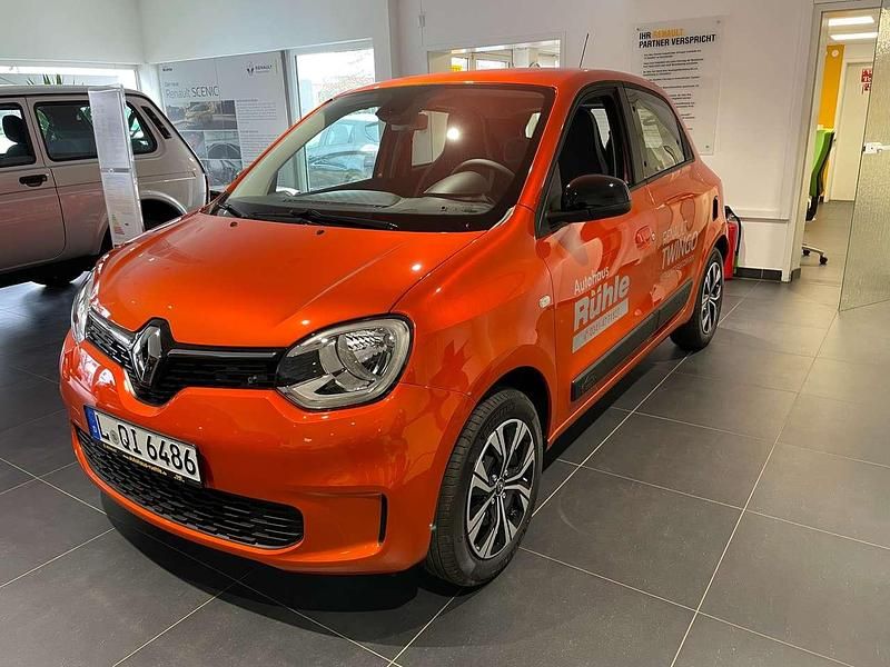 Valencia orange Gebraucht 2022 Renault Twingo Zen Kleinwagen | 12.990 € (Etwas zu teuer) - Bild 1/4