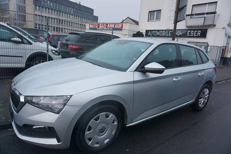 Gebraucht Skoda Scala Cool Plus 116 PS (85 kW) 2021 Silber Kleinwagen