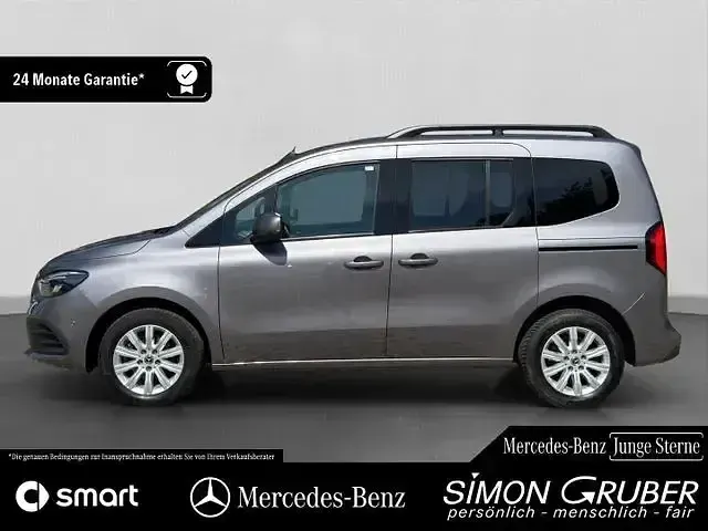 Gebraucht Mercedes T180 Style 116 PS (85 kW) 2023 Grau Van / Kleinbus