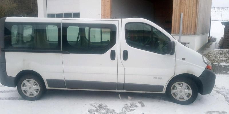 Gebraucht Renault Trafic 101 PS (74 kW) 2005 Weiß Van / Kleinbus