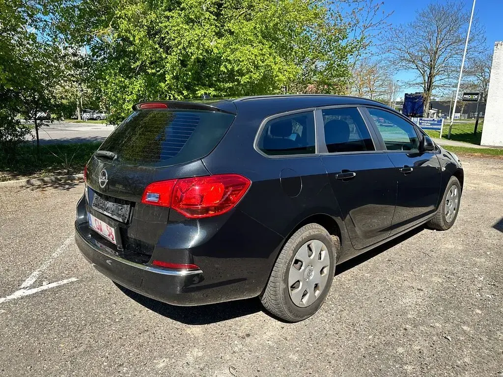 Gebraucht Opel Astra Selection 101 PS (74 kW) 2015 Kombi