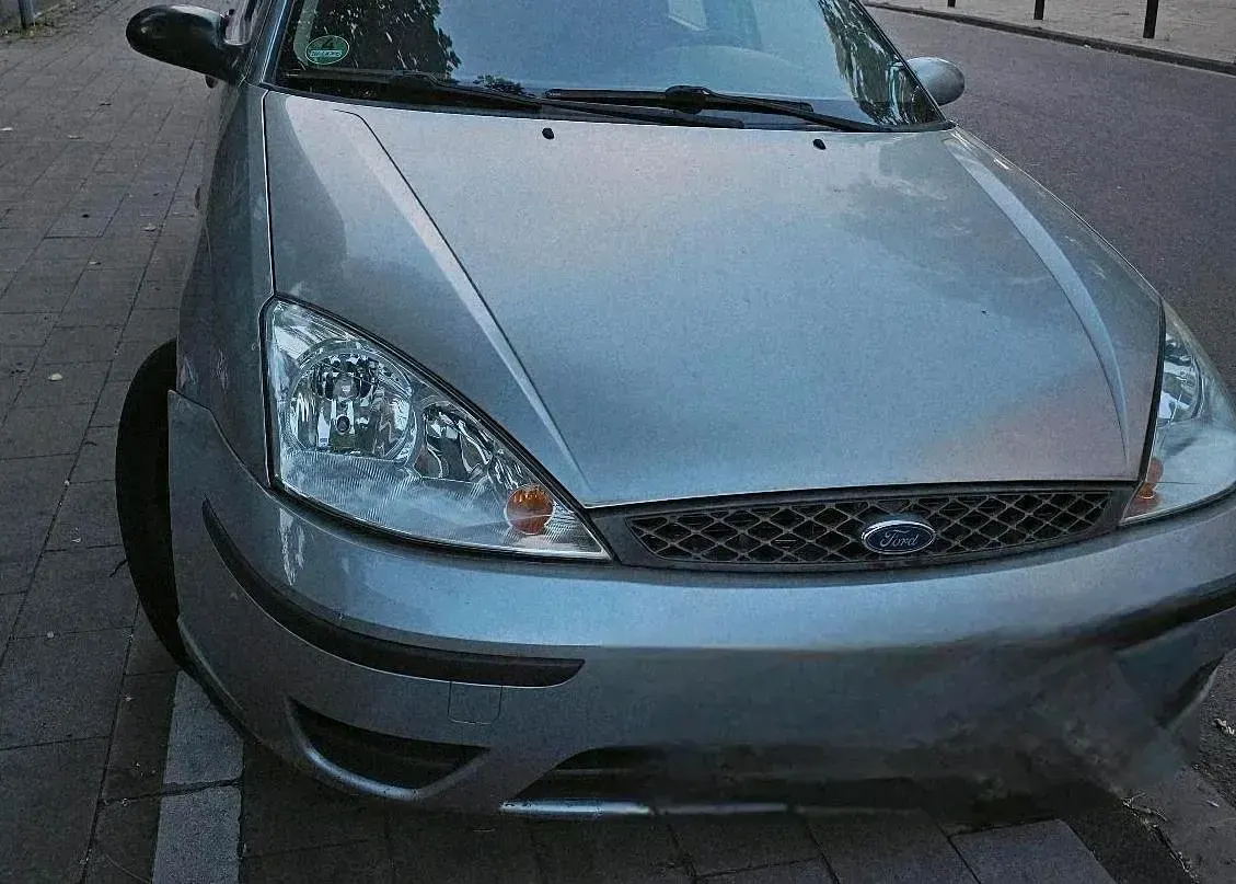 Second-hand Ford Focus 115 CP (84 kW) 2003 Argintiu Hatchback