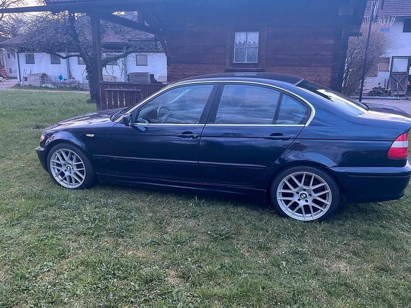 Gebraucht BMW 320 170 PS (125 kW) 2002 Blau Limousine