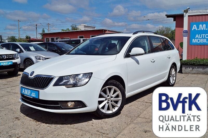 Weiß Gebraucht 2015 Skoda Superb Kombi | 10.499 € (Superpreis) - Bild 1/4