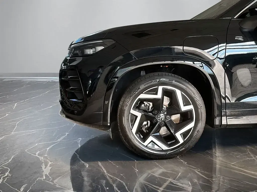 Gebraucht VW Tayron R-line 272 PS (200 kW) 2025 Grenadillschwarz metallic SUV