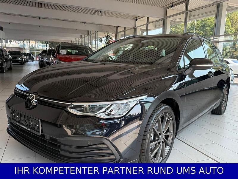 Schwarz Gebraucht 2023 VW Golf VIII Life Kombi | 22.991 € (Guter Preis) - Bild 1/4