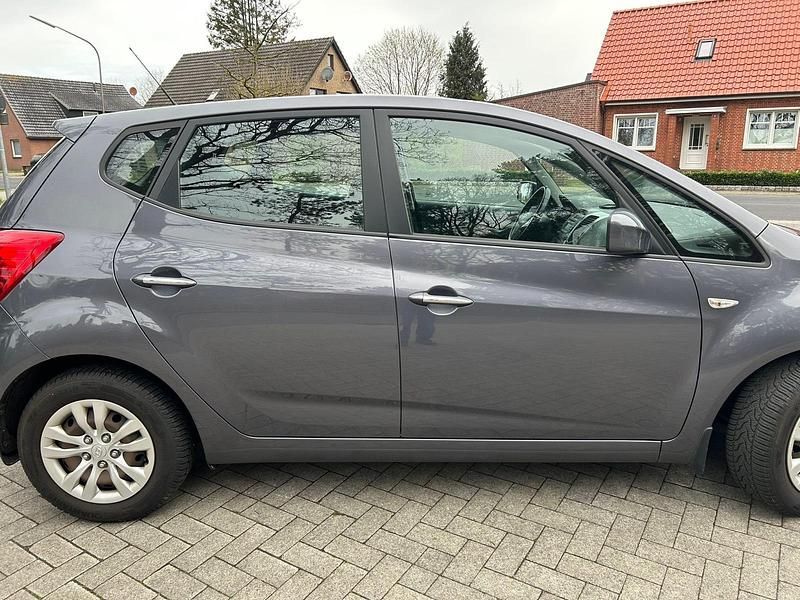 Gebraucht Hyundai ix20 90 PS (66 kW) 2016 Grau Kleinwagen
