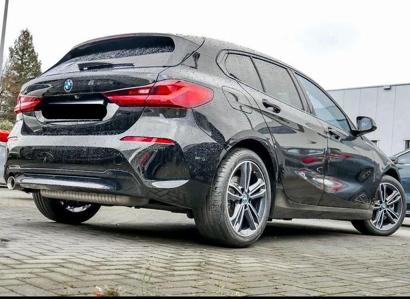 Schwarz Gebraucht 2019 BMW 118 Shadowline Kleinwagen | 18.500 € (Fairer Preis) - Bild 1/4
