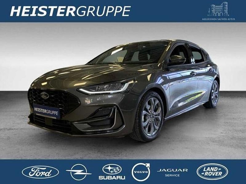 Grau (magneticgrau (metallic)) Gebraucht 2024 Ford Focus ST-Line Limousine | 24.890 € (Etwas zu teuer) - Bild 1/4