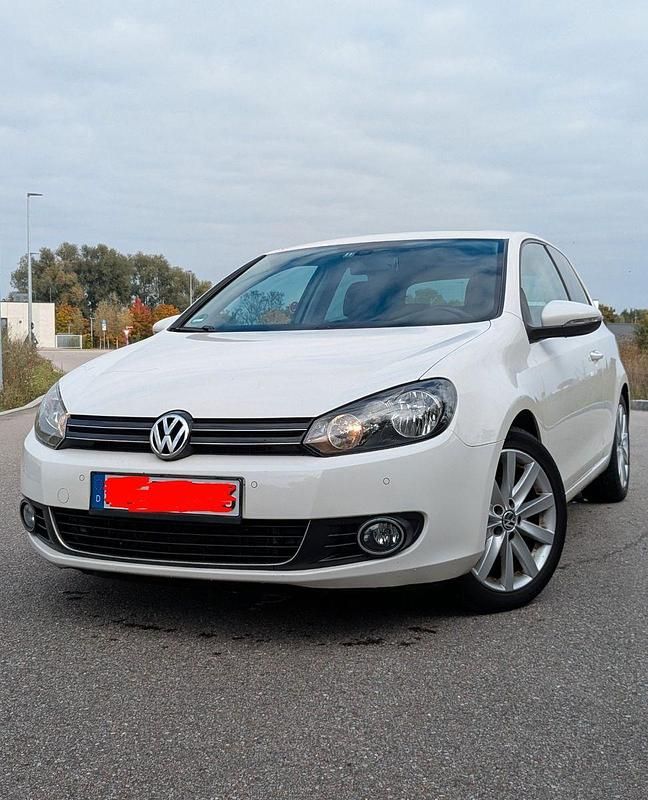 Weiß Gebraucht 2009 VW Golf Highline Limousine | 5.400 € (Etwas zu teuer) - Bild 1/4