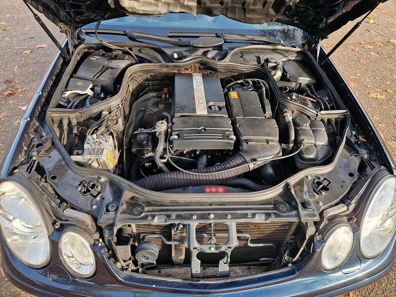 Gebraucht Mercedes E200 163 PS (119 kW) 2004 Schwarz Limousine