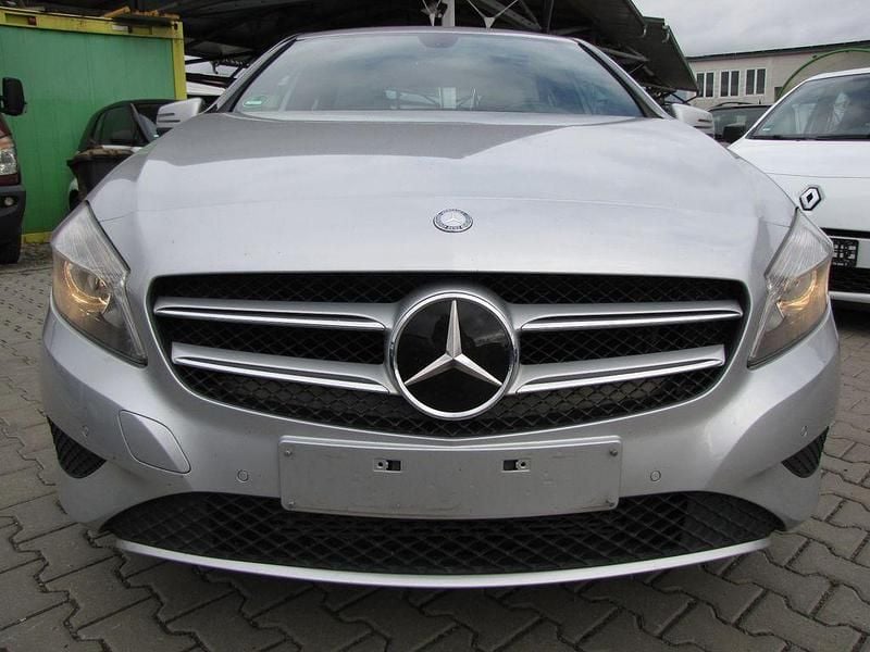 Silber Gebraucht 2014 Mercedes A180 Limousine | 9.600 € (Guter Preis) - Bild 1/4