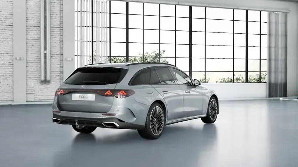 Gebraucht Mercedes E300 AMG 197 PS (144 kW) 2025 Silber Kombi