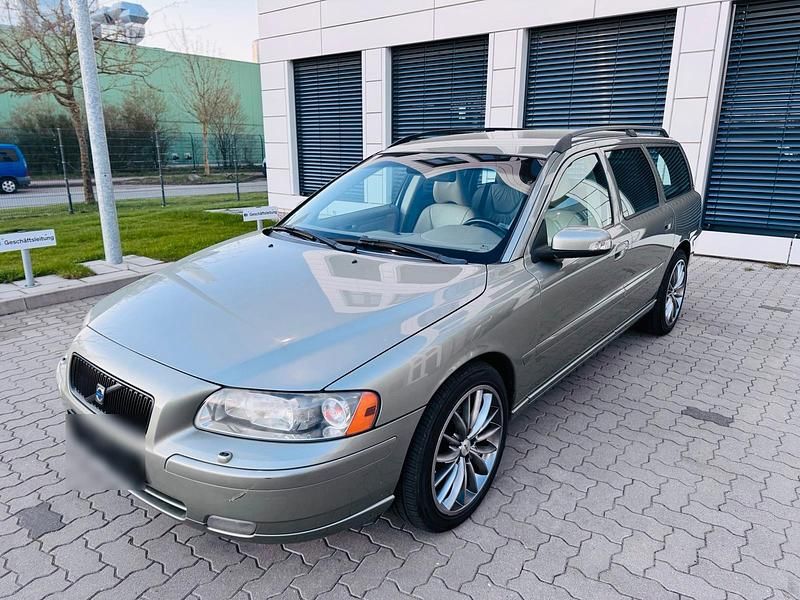 Gebraucht Volvo V70 185 PS (136 kW) 2007 Grün Kombi