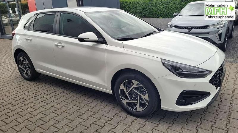 Neu Hyundai i30 140 PS (102 kW) 2025 Atlas weiß Limousine