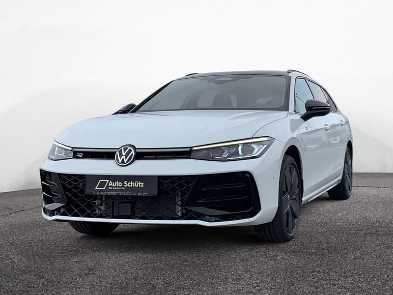Weiß Gebraucht 2025 VW Passat R-line Limousine | 49.980 € (Etwas zu teuer) - Bild 1/1