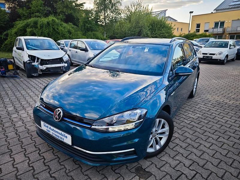 Grün Gebraucht 2017 VW Golf VII Comfortline Kombi | 9.990 € (Superpreis) - Bild 1/4