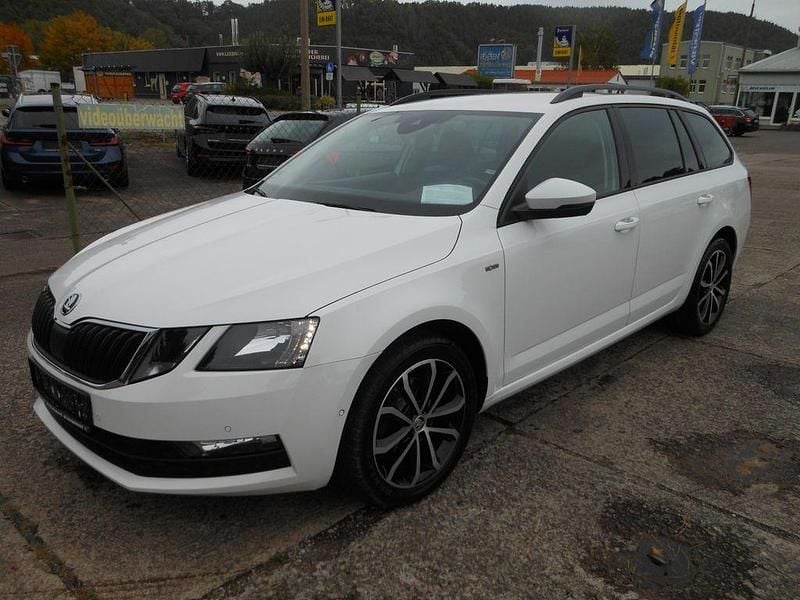 Bila candy/candyweiss Gebraucht 2019 Skoda Octavia Soleil Kombi | 16.590 € (Fairer Preis) - Bild 1/4