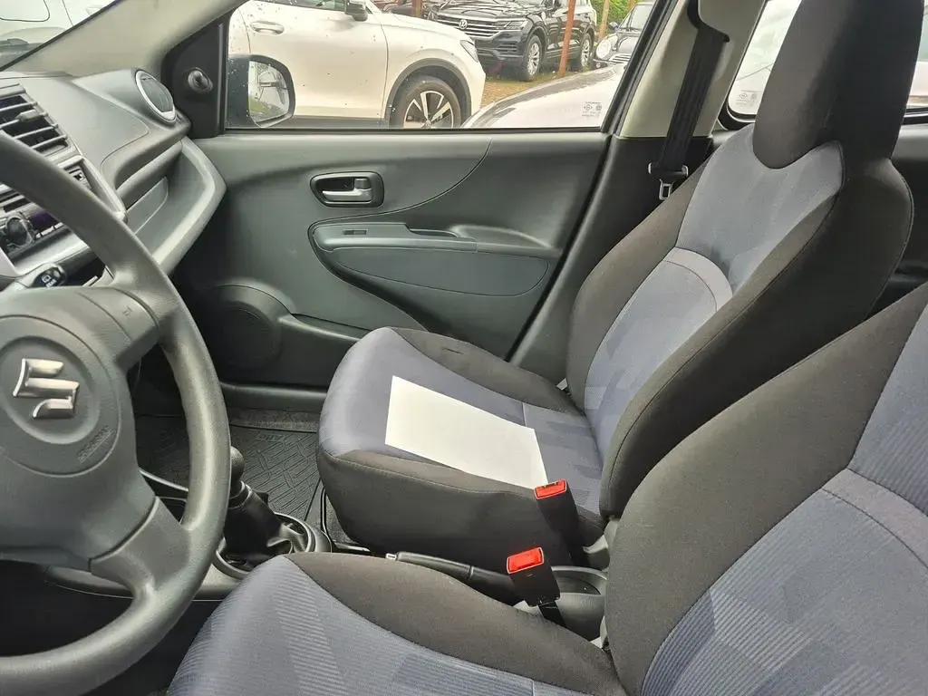 Gebraucht Suzuki Alto Basic 68 PS (50 kW) 2014 Grau Kleinwagen
