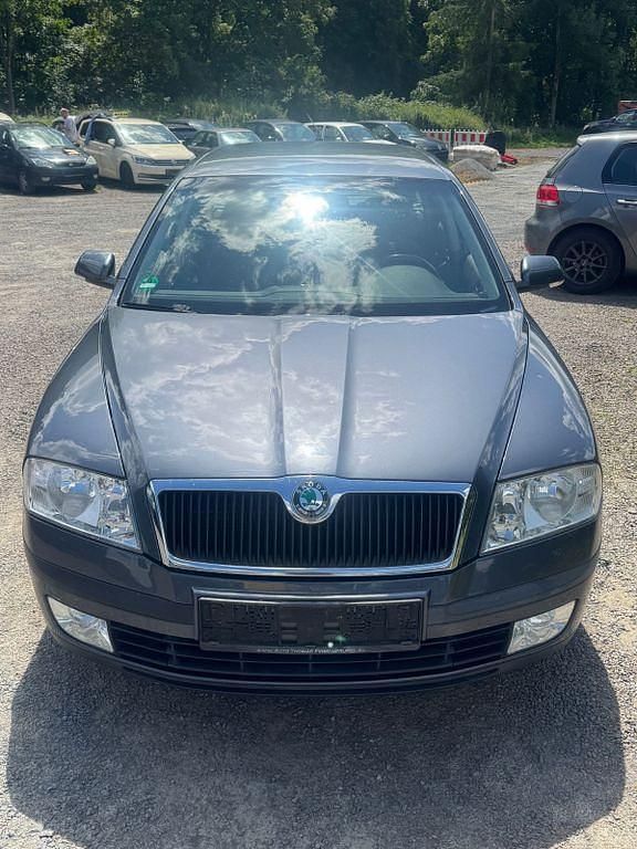 Grau Gebraucht 2006 Skoda Octavia Elegance Kombi | 2.950 € (Fairer Preis) - Bild 1/4