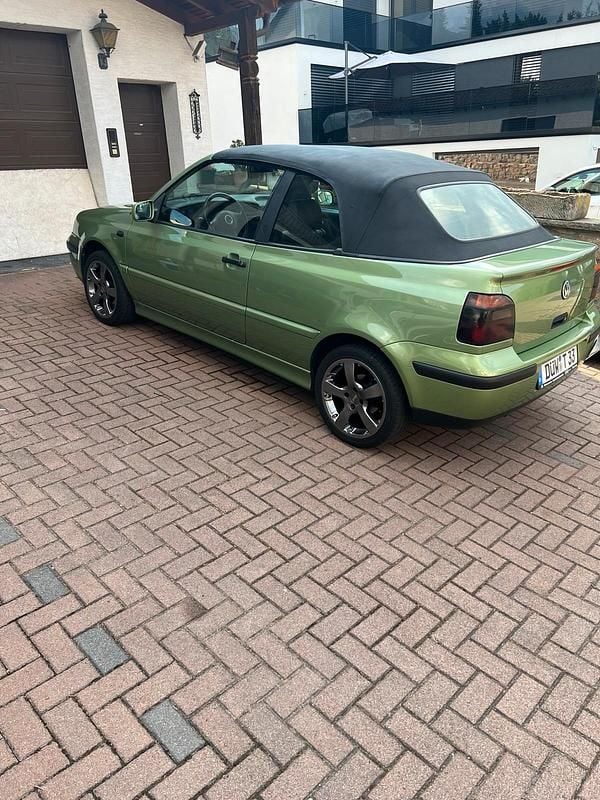 Grün Gebraucht 2000 VW Golf Cabriolet Cabrio | 1.900 € - Bild 1/4