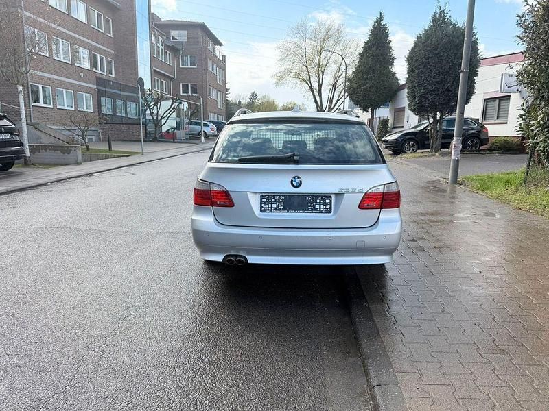Gebraucht BMW 525 Advantage 197 PS (144 kW) 2007 Silber Kombi