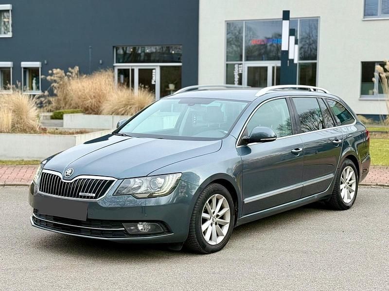 Gebraucht Skoda Superb GreenLine 105 PS (77 kW) 2014 Grau Kombi