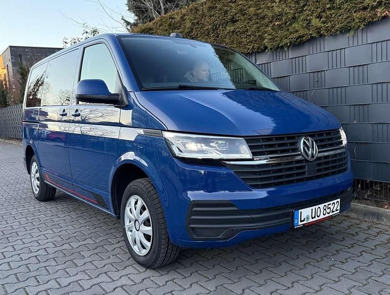 Gebraucht VW Multivan 150 PS (110 kW) 2021 Blau Van / Kleinbus