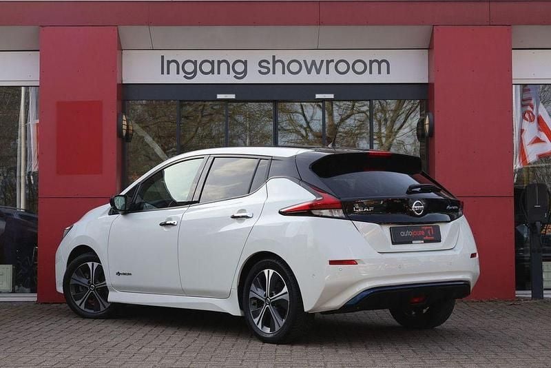Gebraucht Nissan Leaf Tekna 110 kW (150 PS) 2018 Weiß Kleinwagen