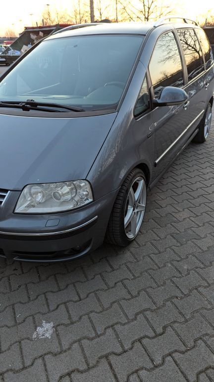 Grau Gebraucht 2008 VW Sharan Exclusive Van / Kleinbus | 4.500 € (Fairer Preis) - Bild 1/4