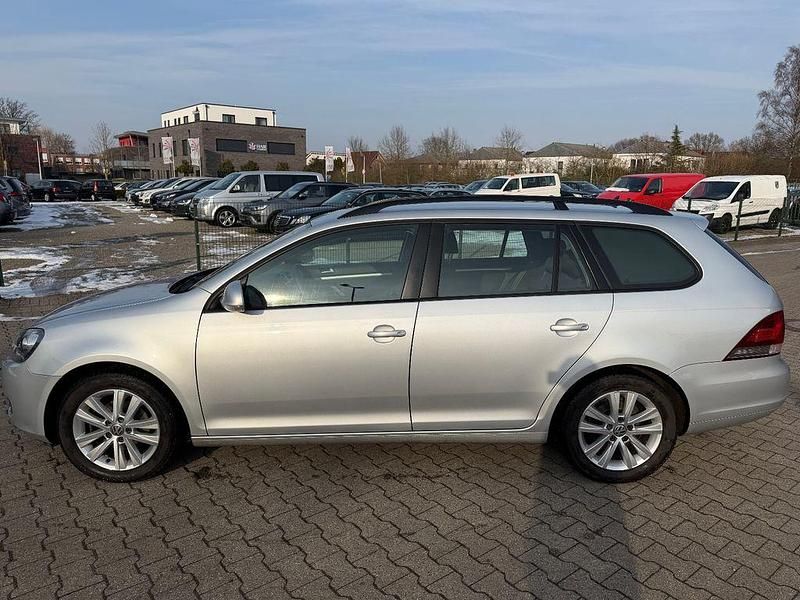 Gebraucht VW Golf VI Match 105 PS (77 kW) 2012 Silber Kleinwagen