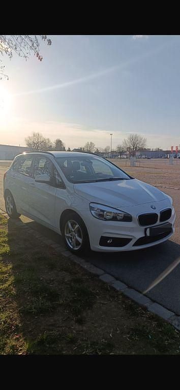Gebraucht BMW 216 Active Tourer 116 PS (85 kW) 2016 Weiß Van / Kleinbus
