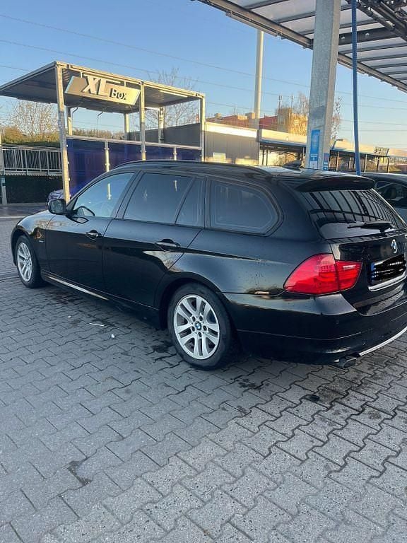 Gebraucht BMW 320 Efficient Dynamics 163 PS (119 kW) 2010 Schwarz Kombi