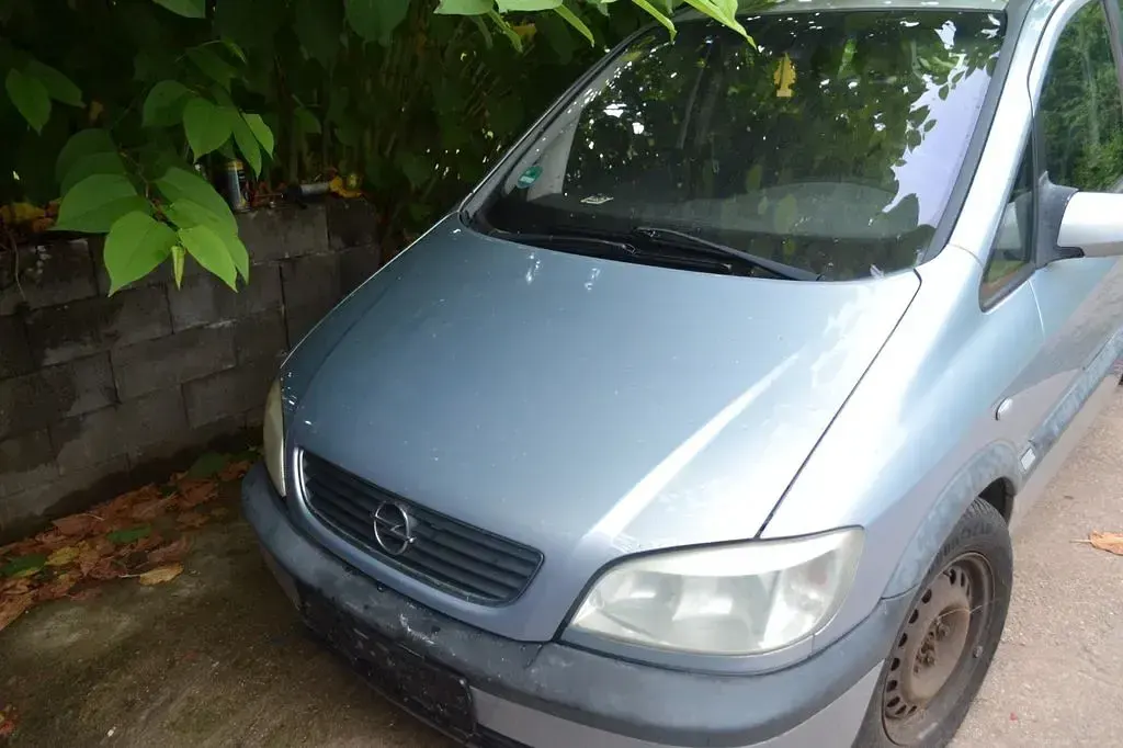 Gebraucht Opel Zafira 101 PS (74 kW) 2002 Silber Van / Kleinbus