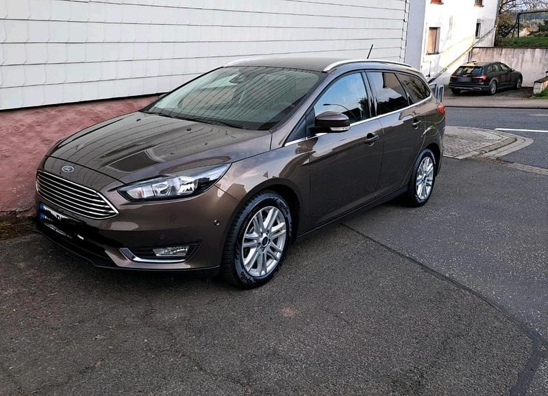 Używany Ford Focus Titanium 150 KM (110 kW) 2018 Brązowy Kombi