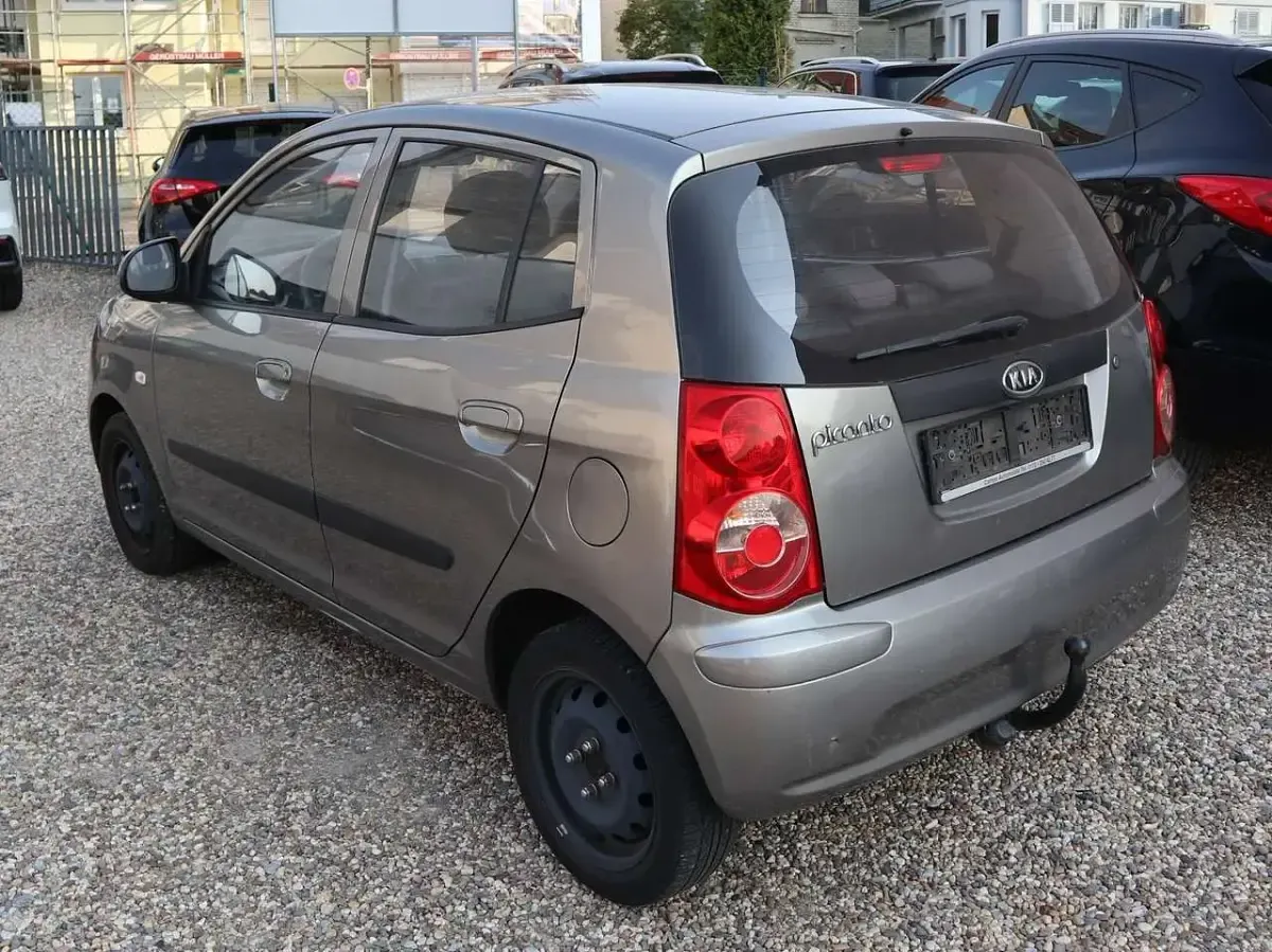 Gebraucht Kia Picanto LX 63 PS (46 kW) 2009 Titaniumsilber met. Kleinwagen