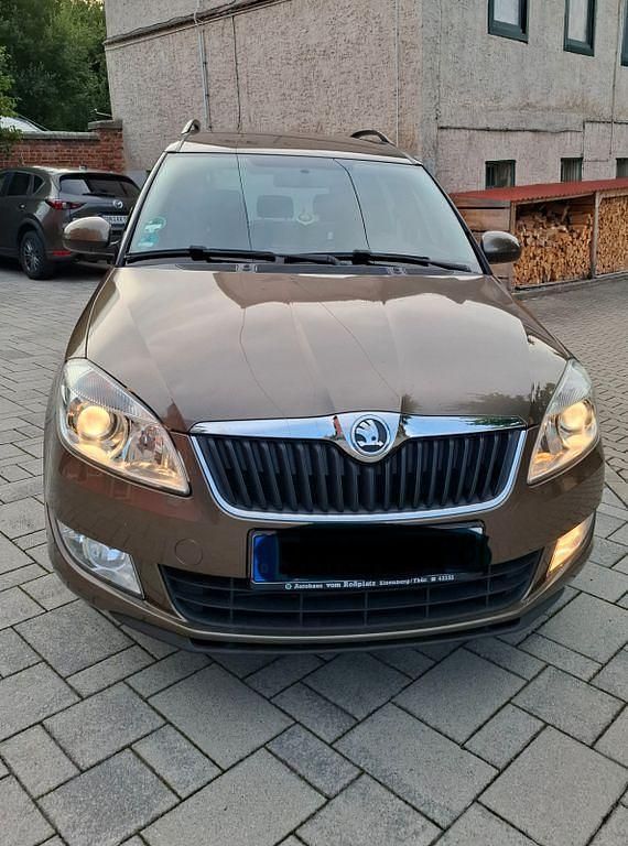 Braun Gebraucht 2013 Skoda Roomster Fresh Kombi | 3.500 € (Guter Preis) - Bild 1/4