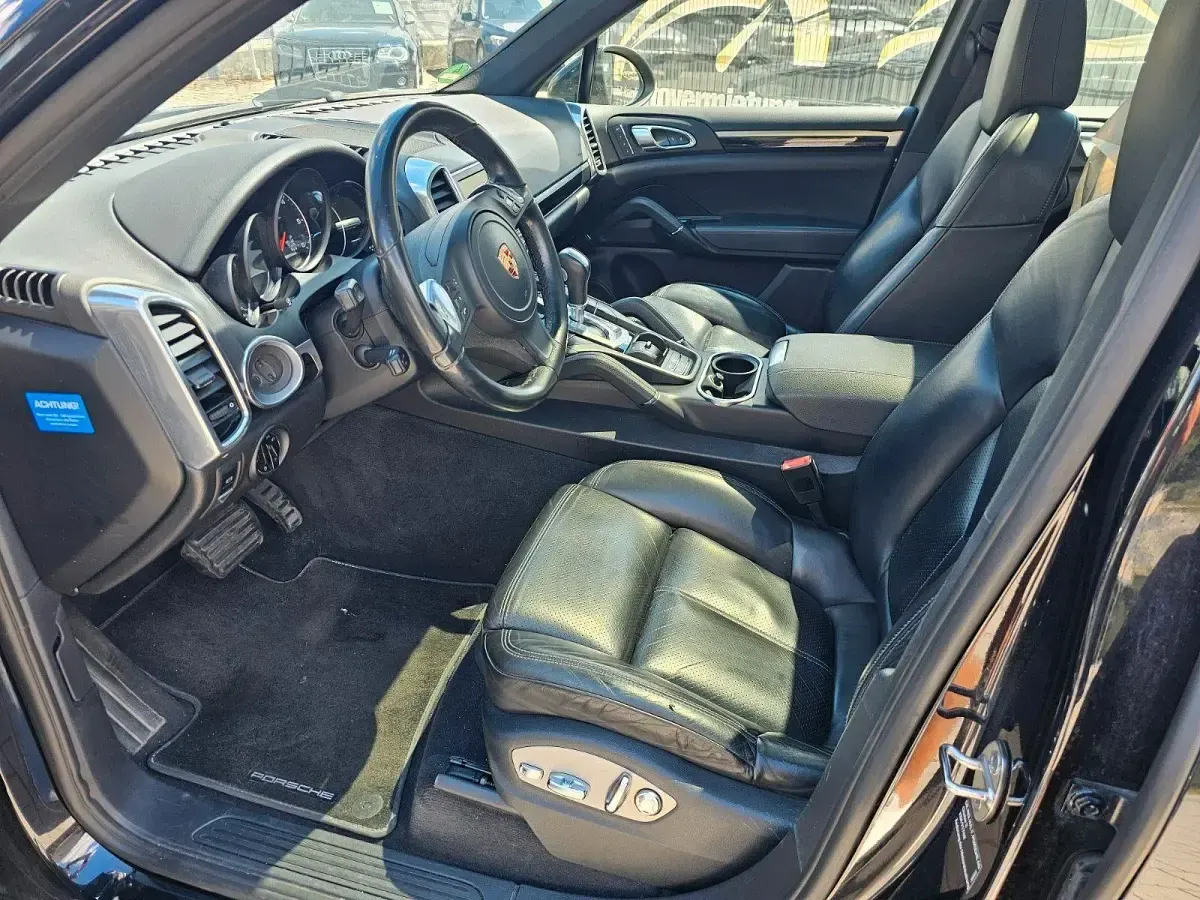 Gebraucht Porsche Cayenne Diesel 245 PS (180 kW) 2012 Schwarz SUV