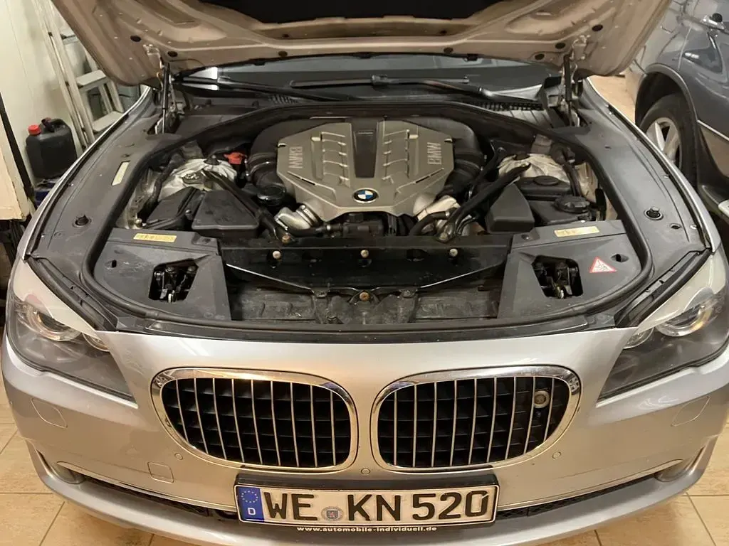 Gebraucht BMW 750L 408 PS (300 kW) 2009 Silber Limousine