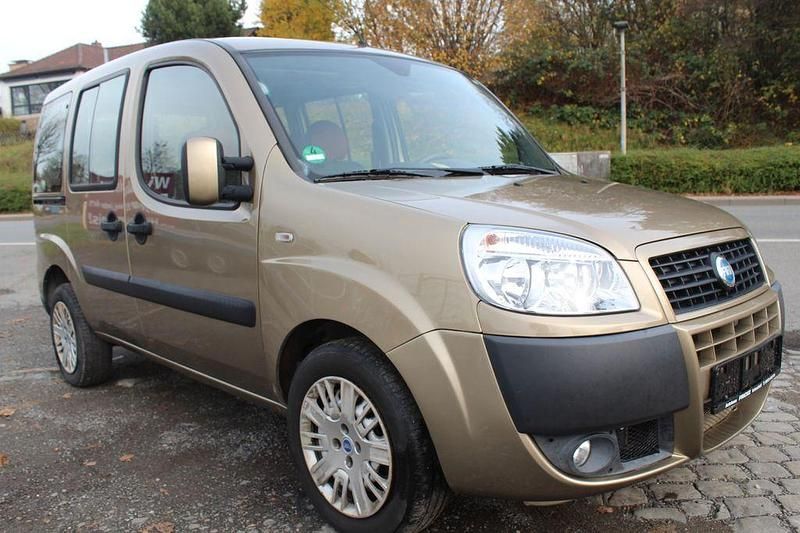 Braun Gebraucht 2007 Fiat Doblò Dynamic Van / Kleinbus | 2.999 € (Guter Preis) - Bild 1/4