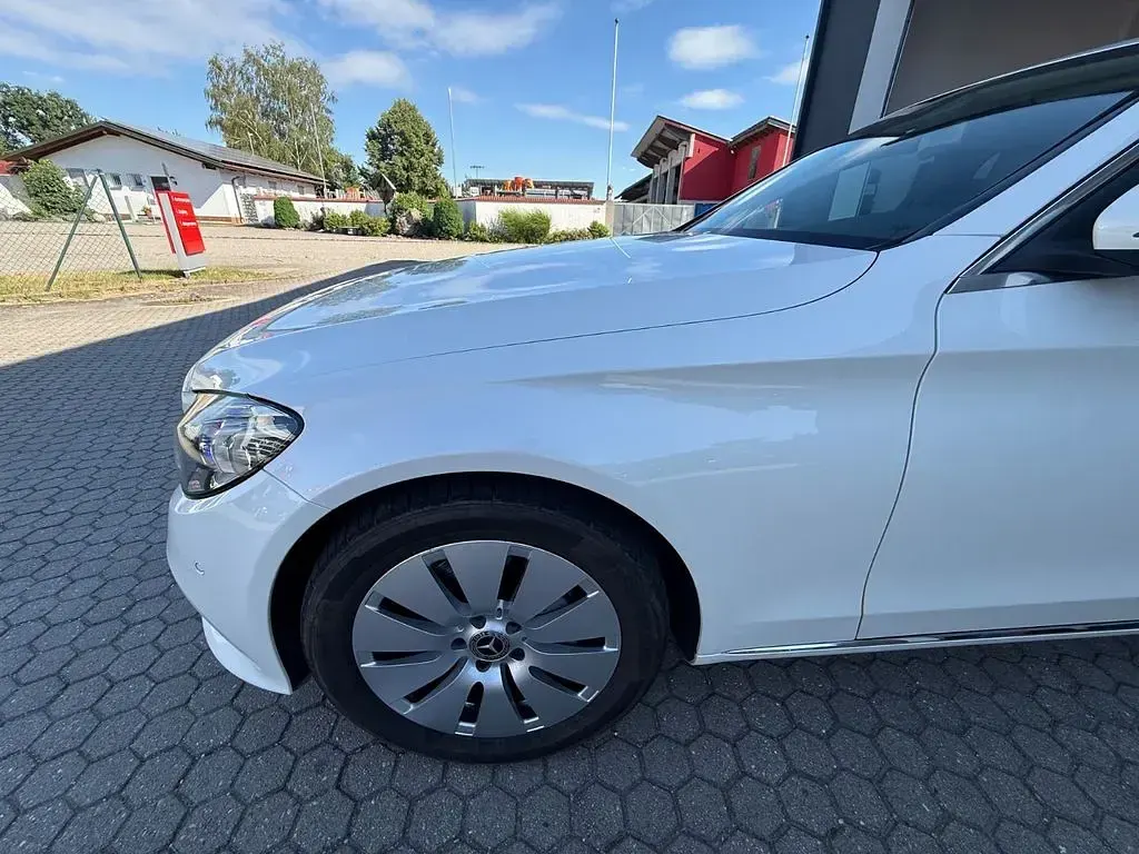 Gebraucht Mercedes C300 245 PS (180 kW) 2018 Limousine