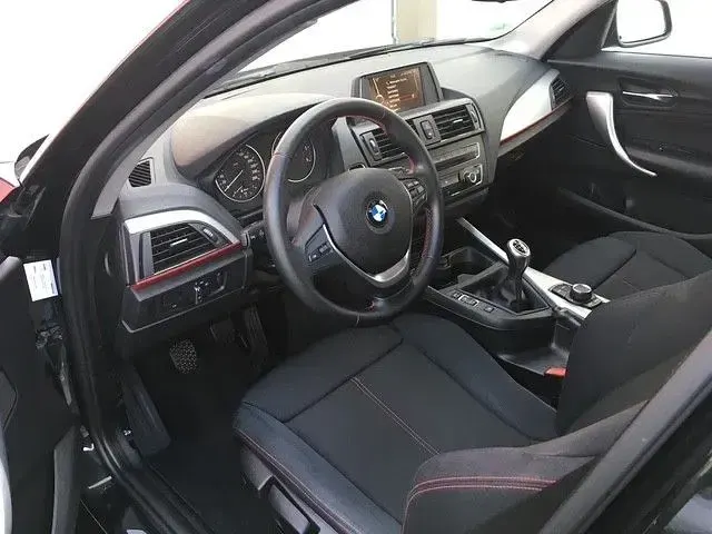 Gebraucht BMW 118 Performance 143 PS (105 kW) 2011 Schwarz Kleinwagen