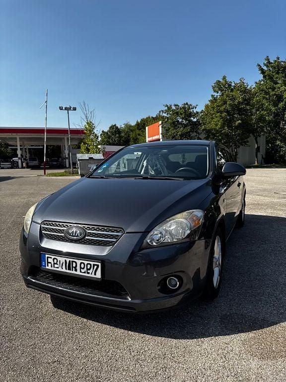 Grau Gebraucht 2009 Kia Ceed 2 | 4.200 € (Guter Preis) - Bild 1/4