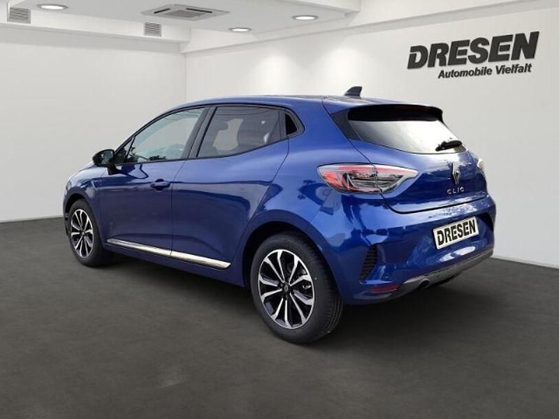 Neu Renault Clio V 91 PS (66 kW) 2025 Blau Limousine