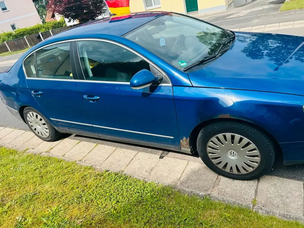 Gebraucht VW Passat 115 PS (84 kW) 2006 Blau Limousine