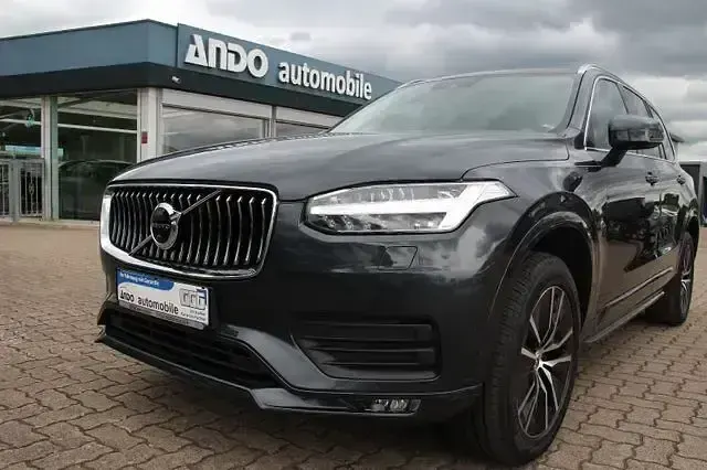 Gebraucht Volvo XC90 Momentum 235 PS (172 kW) 2020 Grau SUV